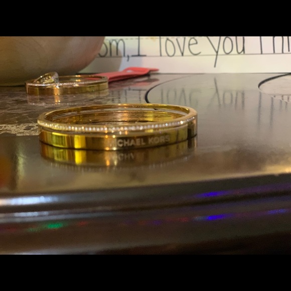 Michael kors gold plated bracelet - Picture 1 of 3